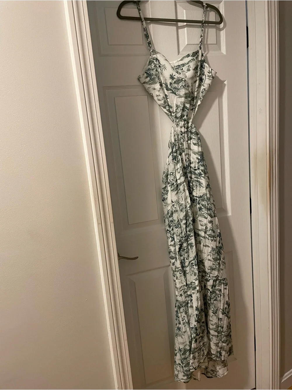 Abercrombie Crinkle Textured Cut Out Maxi Dress